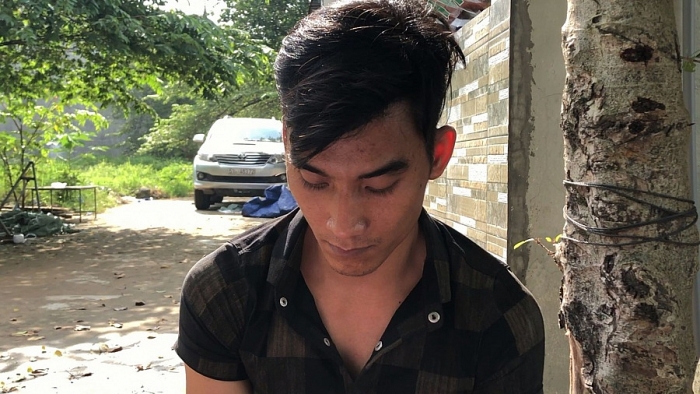 bat thanh nien van chuyen hon 16000 goi thuoc la lau tu campuchia ve tphcm