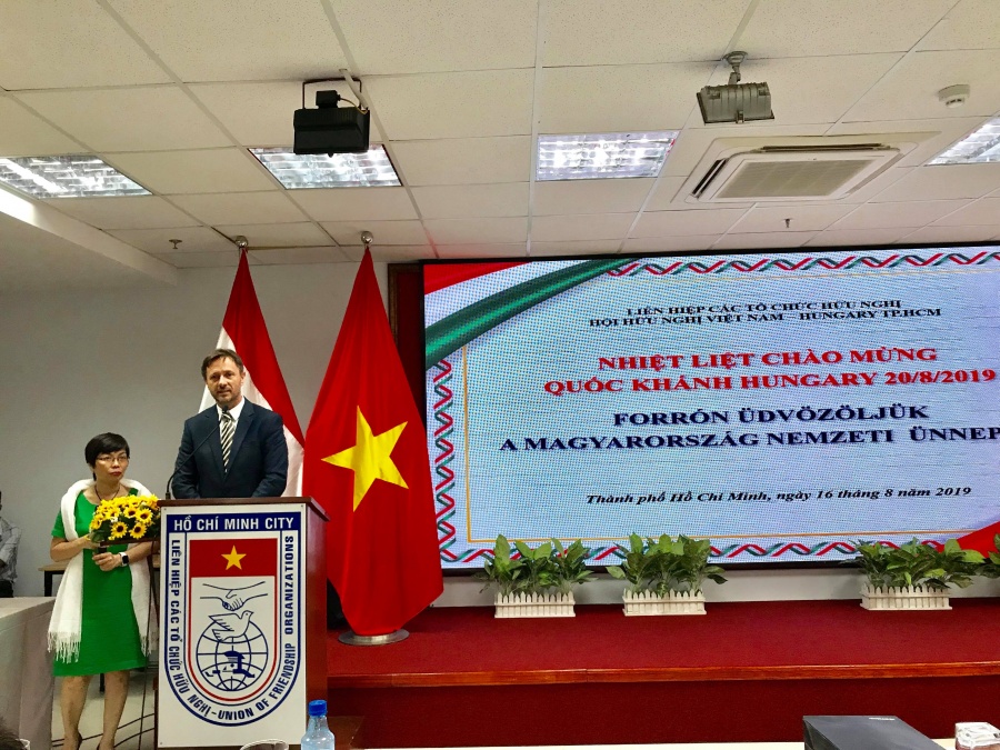 ky niem quoc khanh hungary thuc day nhieu du an hop tac ve giao duc dao tao y te giua hai nuoc