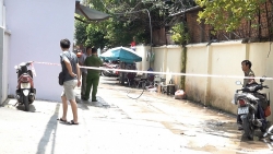 quan ca phe o hoi an duoi khach viet chi phuc vu khach tay