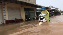 Phú Quốc lại chìm trong biển nước sau cơn mưa kéo dài 2 giờ đồng hồ