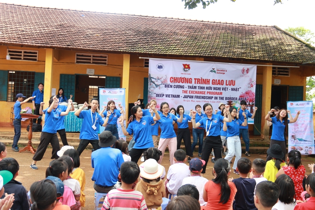 thanh nien viet nam nhat ban chung tay to tham tinh huu nghi