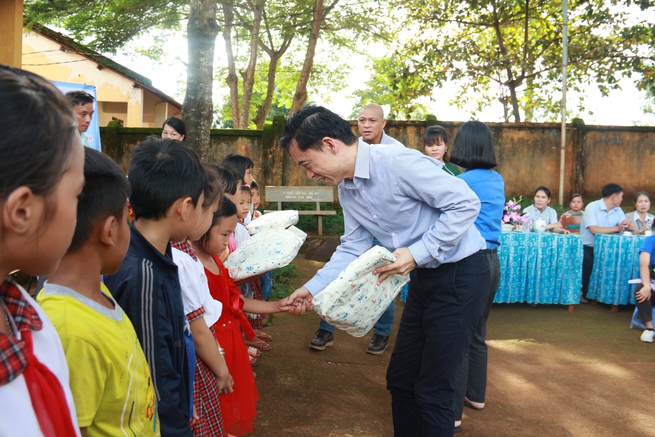 thanh nien viet nam nhat ban chung tay to tham tinh huu nghi