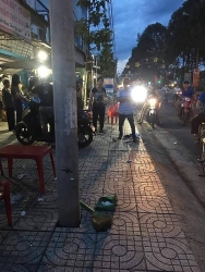 dam 2 nguoi thuong vong vi mau thuan o quan chao vit