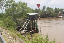Sửa máy bơm nước, 5 người bị điện giật thương vong ở Bến Tre
