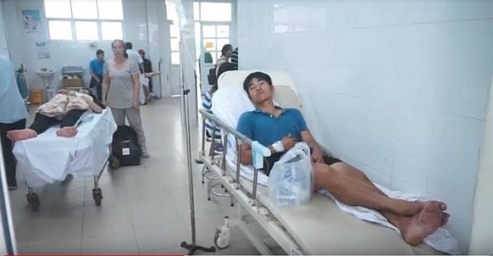 thanh nien bi co gai dam thung phoi khi truy can bang cuop giat tai san o tphcm