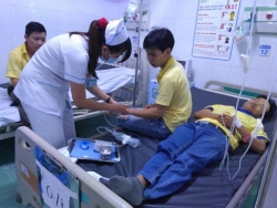 Gần 50 công nhân TP.HCM nhập viện nghi do ngộ độc thực phẩm