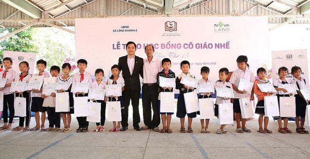 hoc bong co giao nhe hanh trinh 15 nam chap canh uoc mo