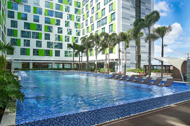 khach san holiday inn suites dau tien tai viet nam dat chung nhan 5 sao
