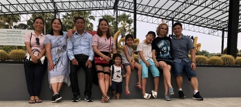 vo chong tran tuan anh va brizaida hastie gonzalez cap uyen uong ghep tu 2 nua dia cau