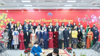 giao luu tet asean va nhung nguoi ban