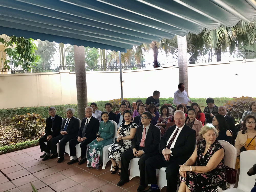 Bộ Văn hóa và Thể thao Kazakhstan trao bằng khen cho bốn dịch giả Việt Nam