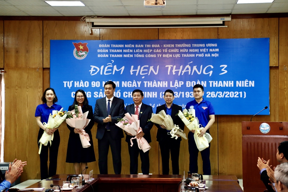 Đoàn thanh niên 3 cơ quan phối hợp tuyên truyền về truyền thống vẻ vang của Đoàn TNCS Hồ Chí Minh