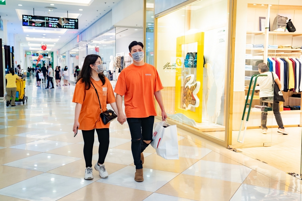 Bán lẻ đổ xô vào trung tâm thương mại sau đại dịch