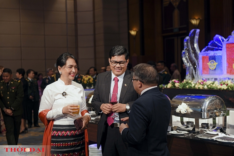 Kỷ niệm Ngày lực lượng vũ trang Hoàng gia Thái Lan Kỷ niệm Ngày lực lượng vũ trang Hoàng gia Thái Lan
