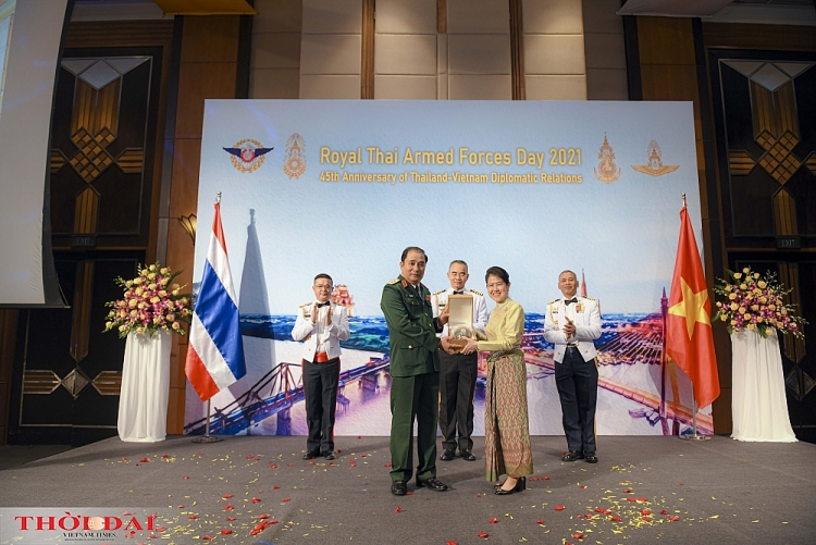 Kỷ niệm Ngày lực lượng vũ trang Hoàng gia Thái Lan Kỷ niệm Ngày lực lượng vũ trang Hoàng gia Thái Lan