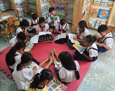 Hội Hữu nghị Việt-Pháp vận động hơn 80 triệu đồng hỗ trợ phòng đọc sách ở Vĩnh Long