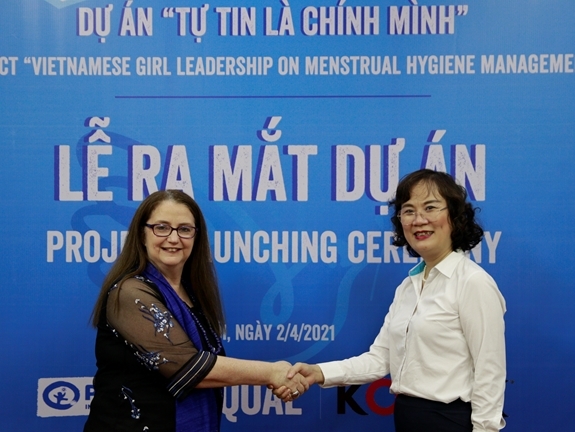 Bà Sharon Kane: hỗ trợ đào tạo nghề cho thanh niên, bảo vệ an toàn cho trẻ em gái