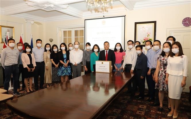 Đại sứ quán và cộng đồng người Việt ở nước ngoài tiếp tục ủng hộ quê hương phòng chống COVID-19