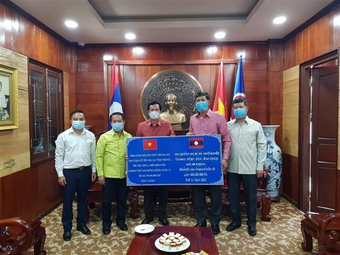 Nhiều địa phương Lào tiếp tục hỗ trợ Việt Nam ứng phó với dịch COVID-19