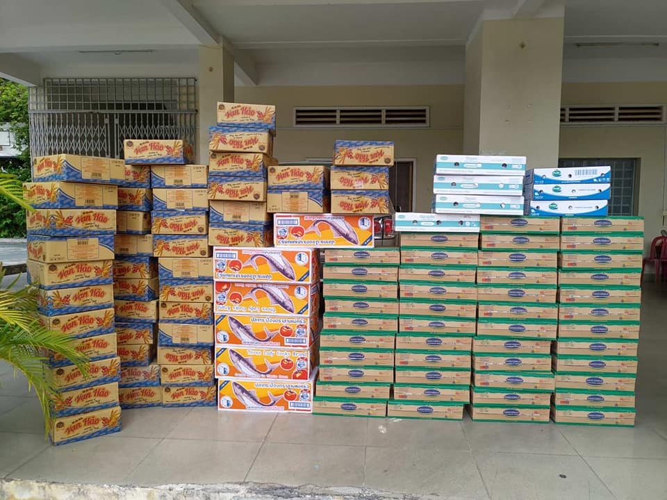 Hỗ trợ lương thực, vật tư y tế cho sinh viên Việt Nam đang học tại Đại học Hoàng gia Phnom Penh