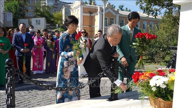 Kỷ niệm 76 năm ngày Quốc khánh: người Việt tại Nga tri ân Chủ tịch Hồ Chí Minh