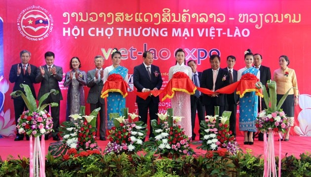 [Photo] Quan hệ hữu nghị vĩ đại, đoàn kết đặc biệt Việt Nam-Lào | Chính trị | Vietnam+ (VietnamPlus)