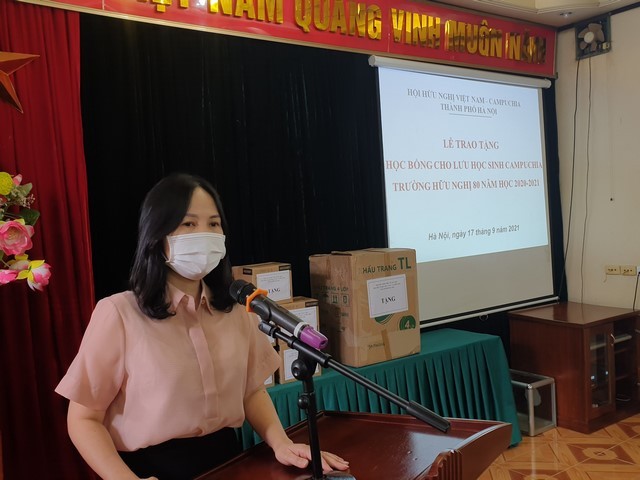 Tặng 10 suất học bổng cho lưu học sinh Campuchia tại trường Hữu nghị 80