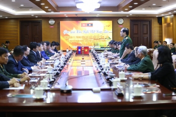 Gặp gỡ hữu nghị Việt Nam-Lào tại Binh đoàn 11: Ôn kỉ niệm, quyết tâm xây tiếp tình hữu nghị hai nước