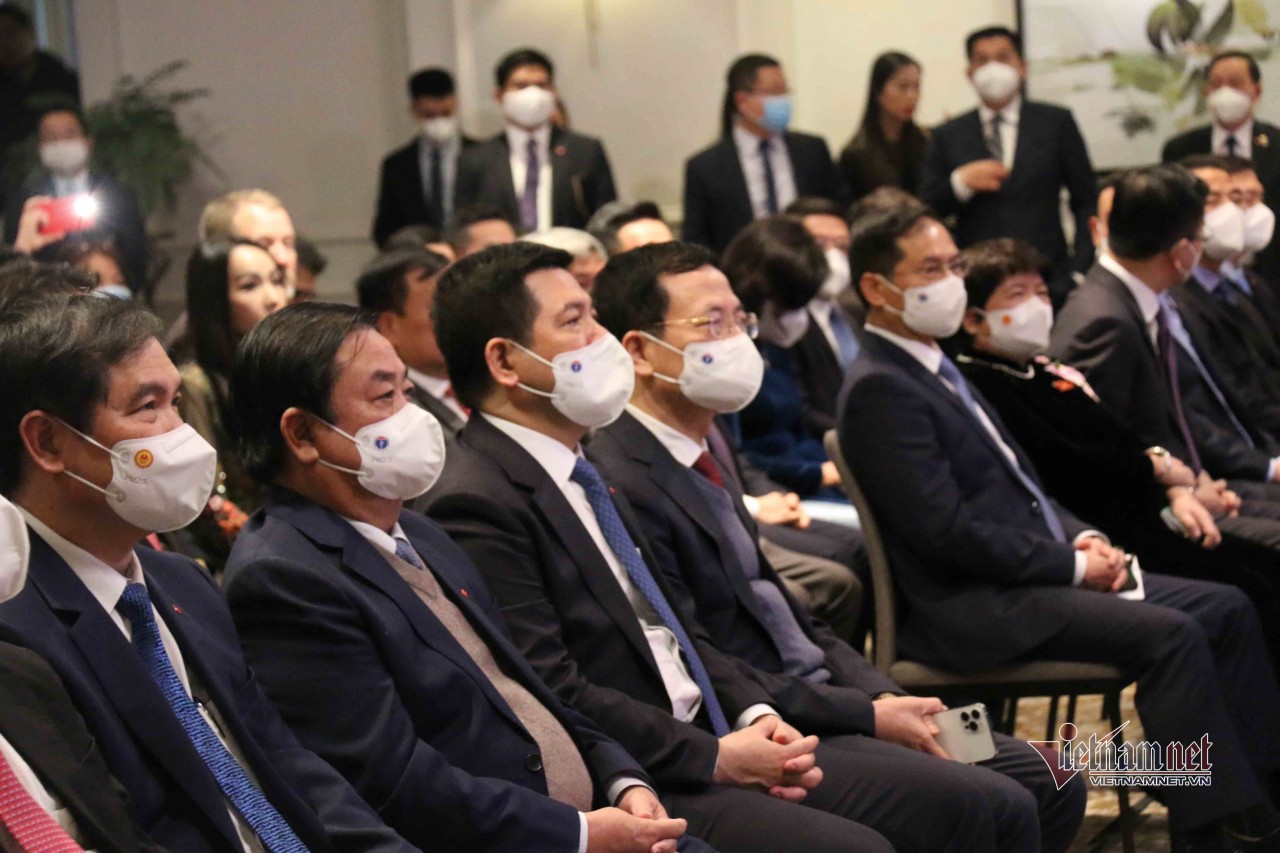 Thủ tướng: Chỉ cần là người Việt Nam, ở bất cứ đâu thấy nhau cũng ấm cúng