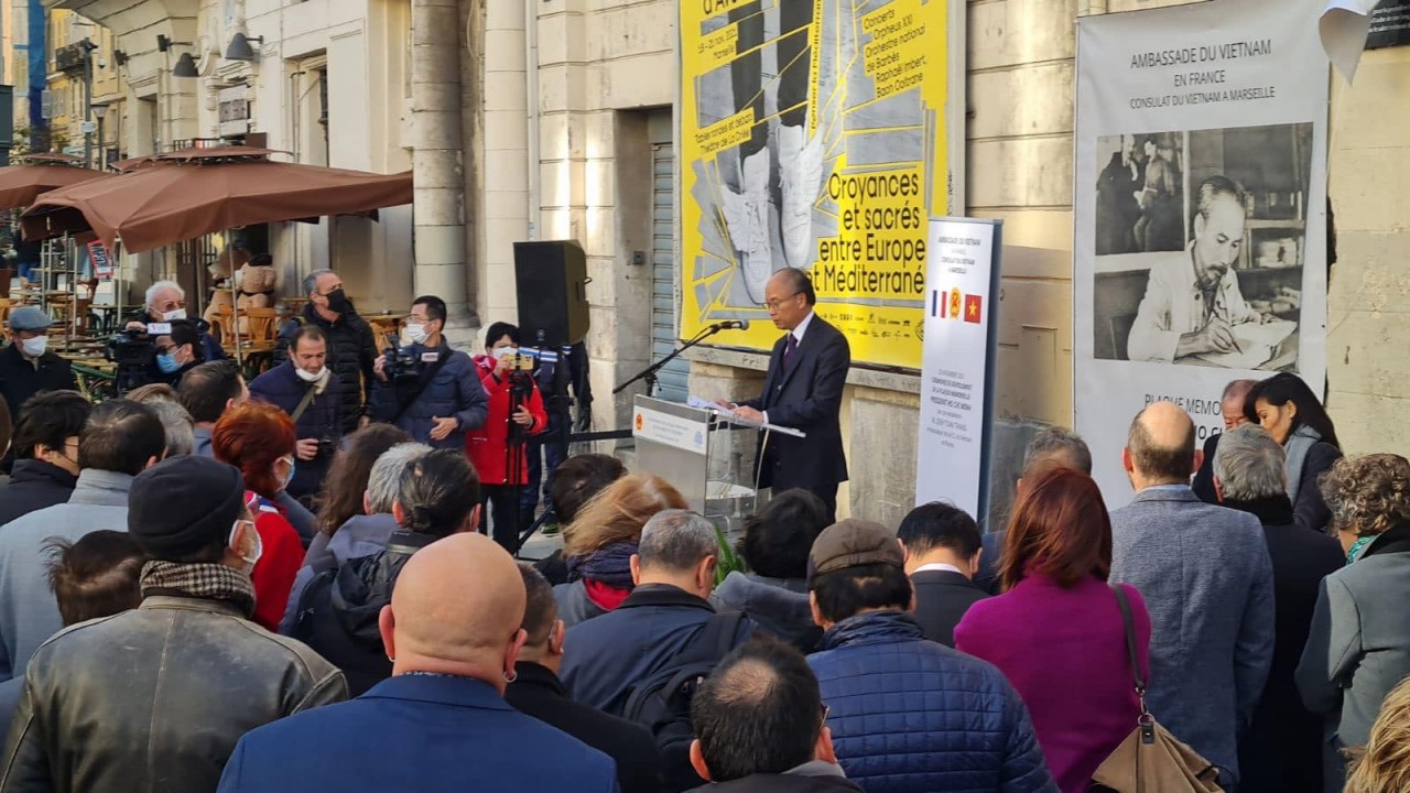 Khai trương biển tưởng niệm Chủ tịch Hồ Chí Minh tại Marseille (Pháp)