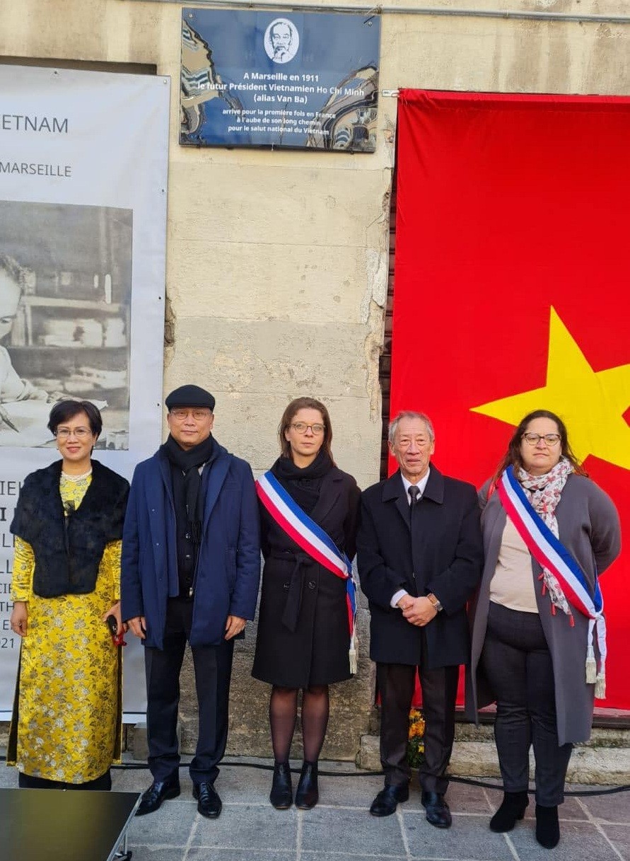 Khai trương biển tưởng niệm Chủ tịch Hồ Chí Minh tại Marseille (Pháp)