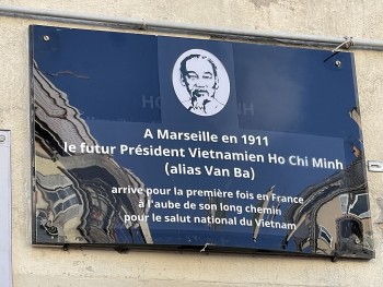 Khai trương biển tưởng niệm Chủ tịch Hồ Chí Minh tại Marseille (Pháp)