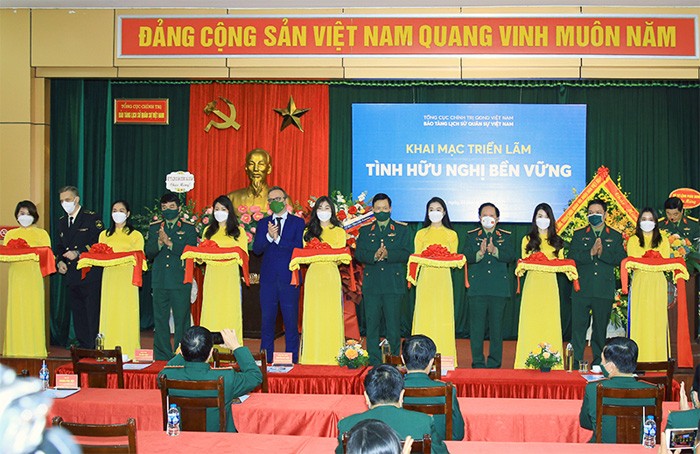 Giới thiệu gần 200 hình ảnh, tài liệu, hiện vật về quan hệ hữu nghị Việt Nam và Liên Xô/Liên bang Nga