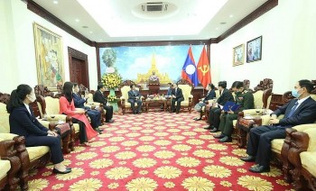 Hội hữu nghị Việt - Lào, Tạp chí Thời Đại chúc mừng Quốc khánh nước CHDCND Lào