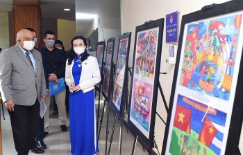 tuoi tre viet nam cuba vun dap moi quan he bieu tuong cua thoi dai