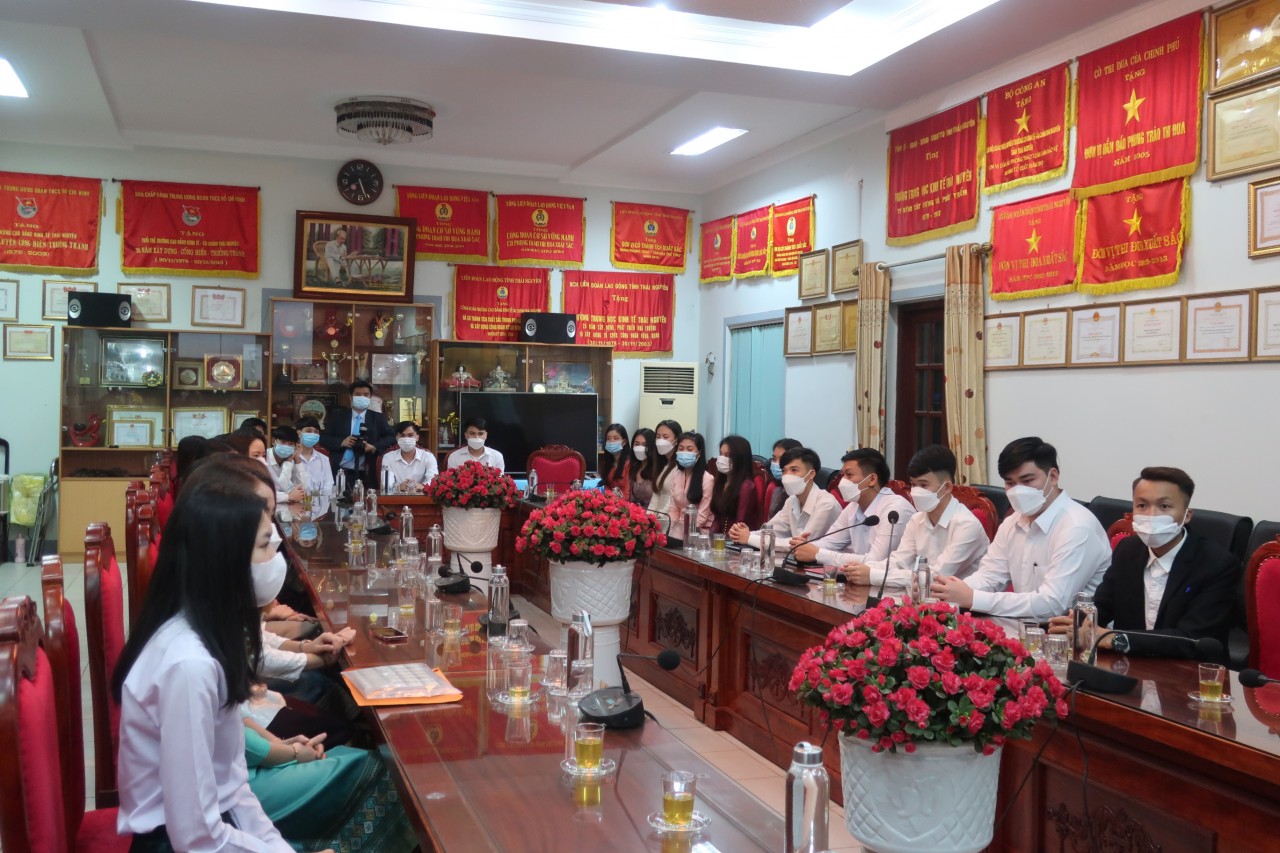 Đại sứ quán Lào đánh giá cao Trường Cao đẳng Thái Nguyên trong đào tạo học sinh, sinh viên nước bạn