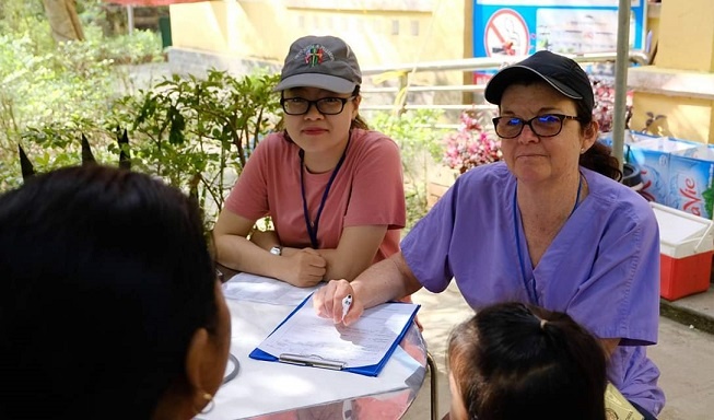 50 bac si ngoai quoc kham chua benh mien phi tai thua thien hue