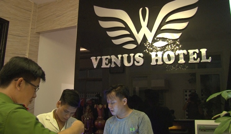 hue dot kich khach san venus phat hien hon 21 thanh nien phe ma tuy