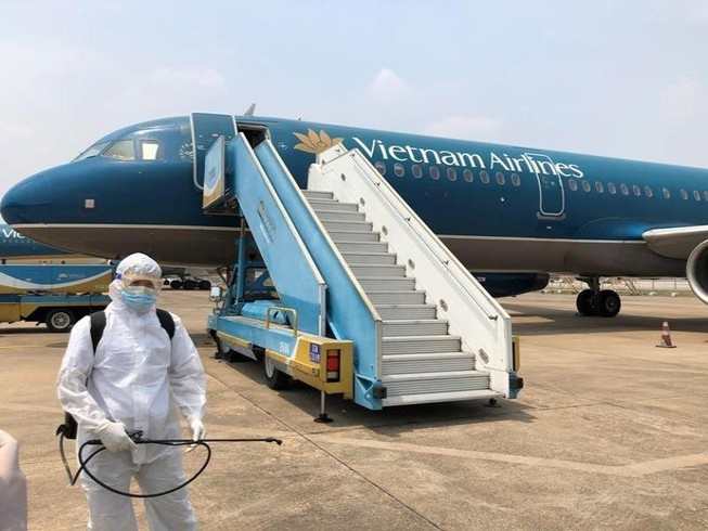 tu 153 vietnam airlines ngung nhan khach chau au