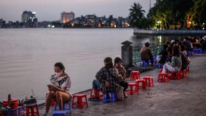 khach tay viet ve viet nam nhung ngay binh thuong tro lai sau gian cach xa hoi