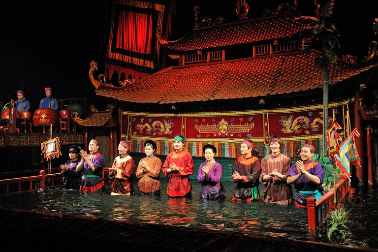 6 trai nghiem ve dem o ha noi nhat dinh phai thu
