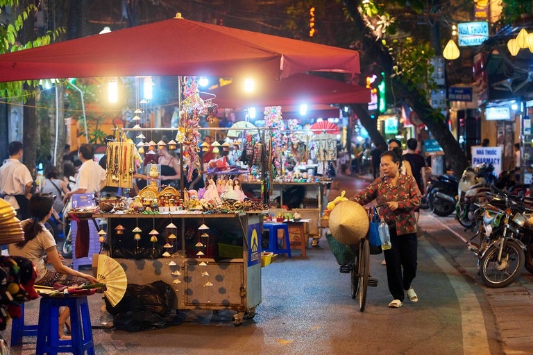 6 trai nghiem ve dem o ha noi nhat dinh phai thu