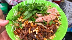 mot ngay lang thang o hue trai nghiem nhung mon an hut khach du lich