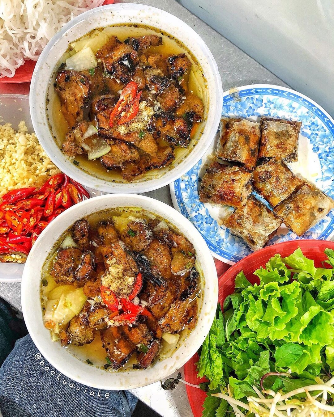 pho chua bun cha va 4 mon an bieu tuong cua nhung dia diem du lich viet nam