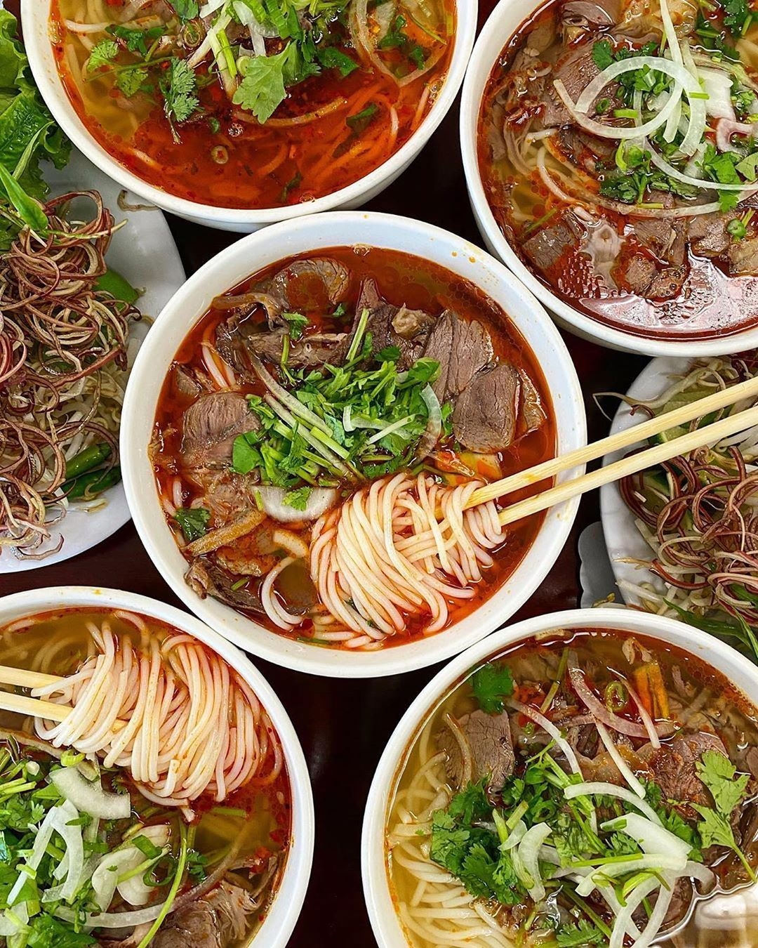 pho chua bun cha va 4 mon an bieu tuong cua nhung dia diem du lich viet nam
