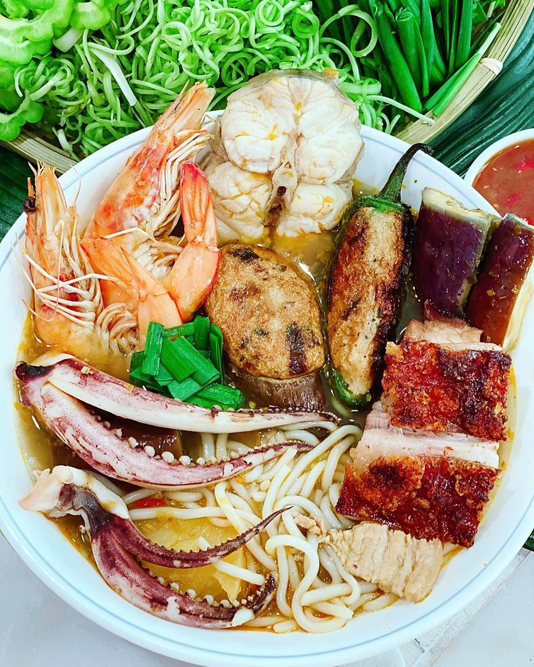 nhung mon bun noi tieng o tp hcm lam say long thuc khach