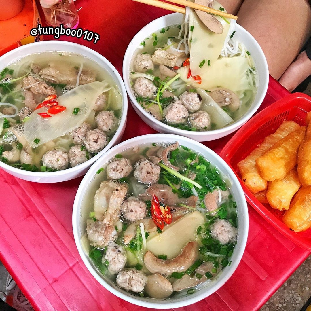 nhung mon bun noi tieng o tp hcm lam say long thuc khach