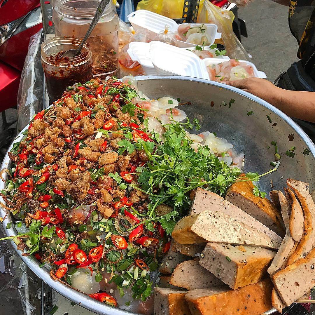 khach tay chi diem nhung mon an ngon o 3 khu cho noi tieng o da nang
