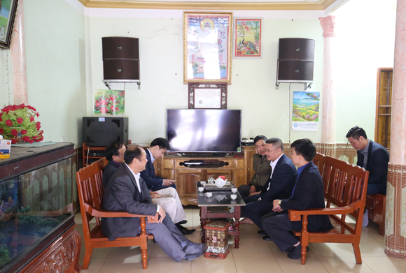 gap gia dinh hien dat lam khu di tich cho vufo