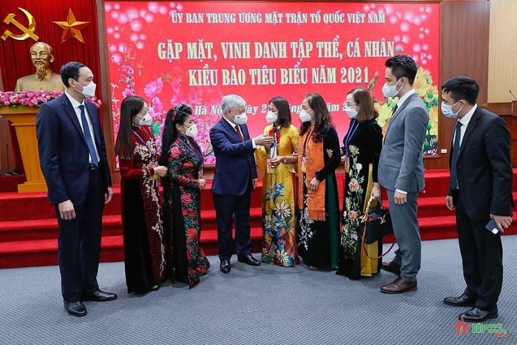 Vinh danh 33 tập thể, 45 cá nhân kiều bào kiêu biểu năm 2021